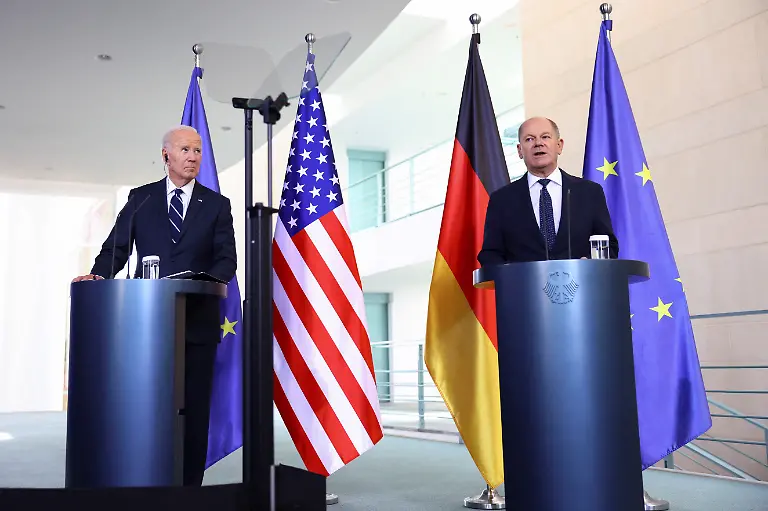 2024-10-18T110546Z-398955343-RC2ZMAAG0O4H-RTRMADP-3-GERMANY-USA-SCHOLZ-BIDEN-STATEMENT