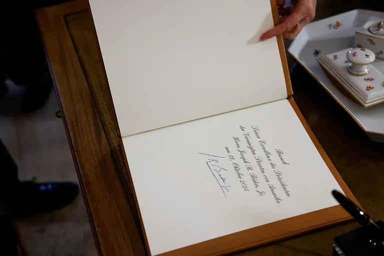 2024-10-18T090409Z-1007300619-RC2WMAA2GE2L-RTRMADP-3-GERMANY-USA-GOLDEN-BOOK