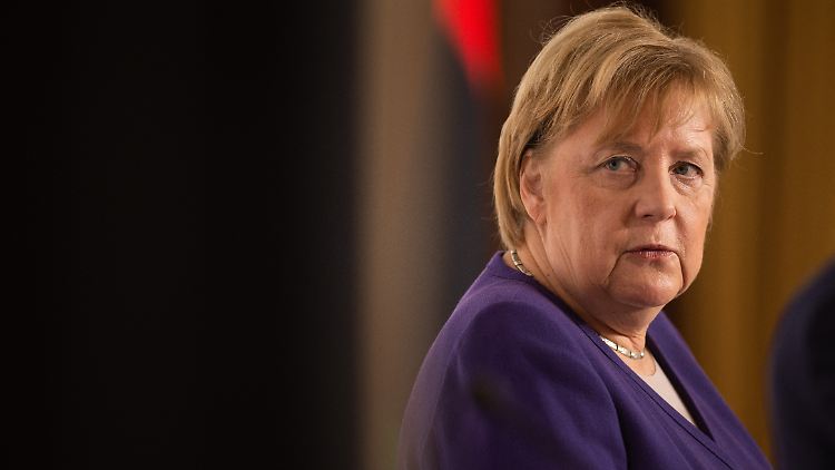 Kanzlerin Merkel hat Putins Appell Folge geleistet und Kontakt zum belarussischen Machthaber Lukaschenko aufgenommen.