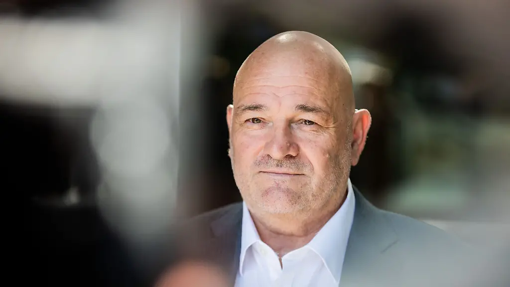 Brandenburgs-BSW-Landeschef-Robert-Crumbach-spricht-sich-gegen-eine-Ausgrenzung-der-AfD-aus