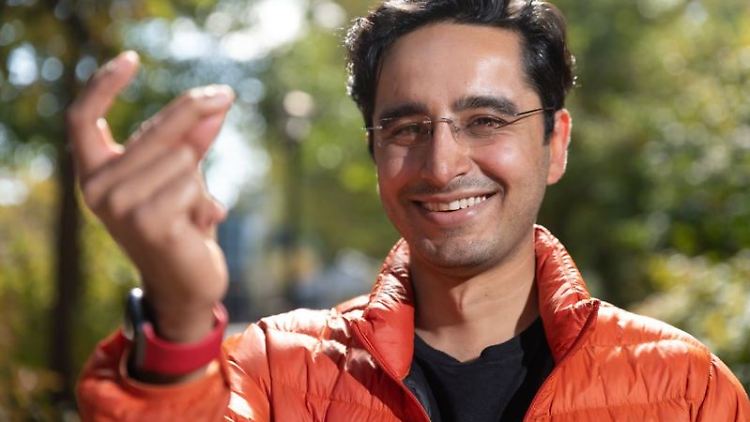 Saad Bhamla sprang überrascht auf, als er die Daten zum ersten Mal sah - diese Geschwindigkeit des Fingerschnippens hatte er nicht erwartet.
