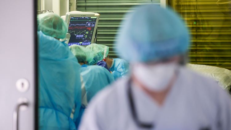 Das Triage-Team soll in Salzburg künftig darüber beraten, wer noch intensivmedizinisch behandelt werden kann und wer nicht. 