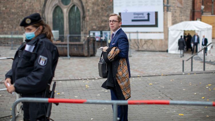 Amthor verlor bei der Bundestagswahl 2021 sein Direktmandat, zog aber über die Landesliste erneut ins Parlament ein.