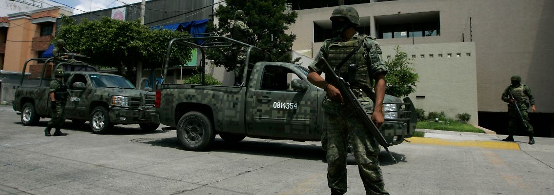 2012-09-06T120000Z_2067470653_GM1E8970KXT01_RTRMADP_3_MEXICO.JPG