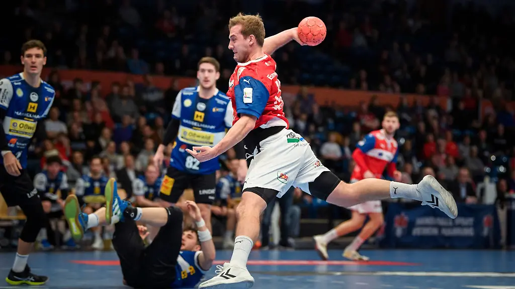 Niklas-Weller-sah-im-Spiel-gegen-die-HSG-Wetzlar-frueh-die-Rote-Karte