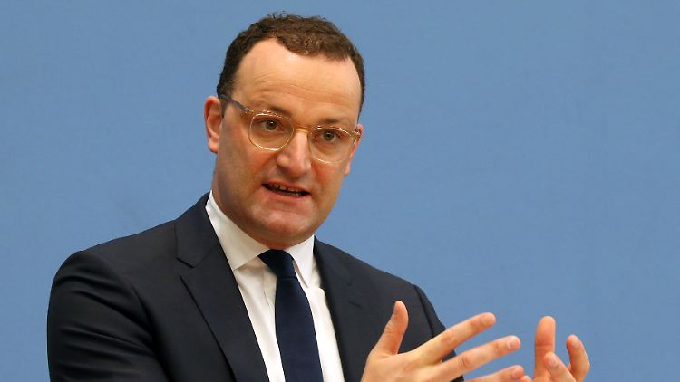 Die Boosterimpfung wird in Deutschland weithin empfohlen, trotzdem werden Impfwillige gelegentlich abgewiesen. Grund dafür sind die überholten Vorgaben der STIKO. Das Land Berlin fordert von Spahn nun rechtliche Klarheit.