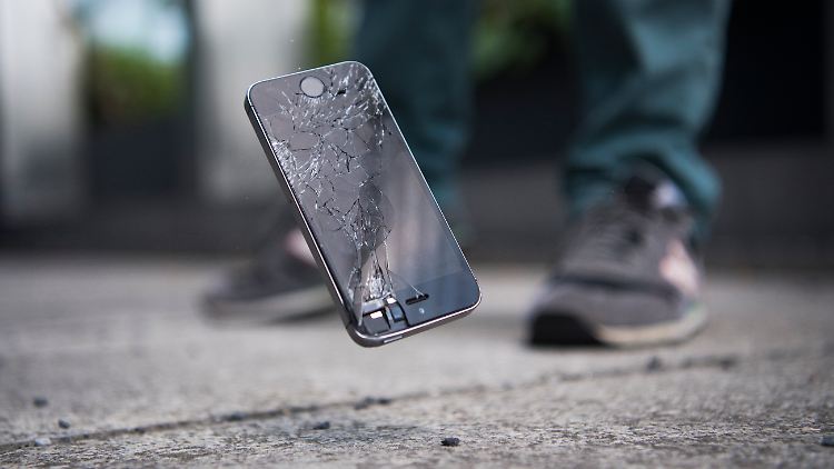 Wer den Bildschirm seines iPhones schrottet, kann es nun selbst reparieren.