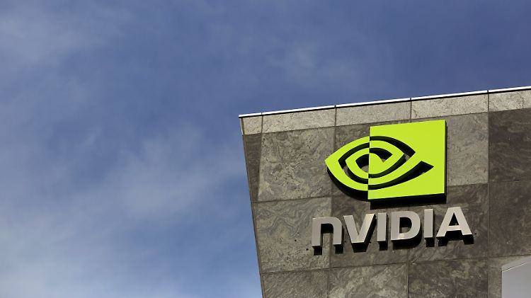 Nvidia profitiert von der weltweit großen Halbleiter-Nachfrage. 