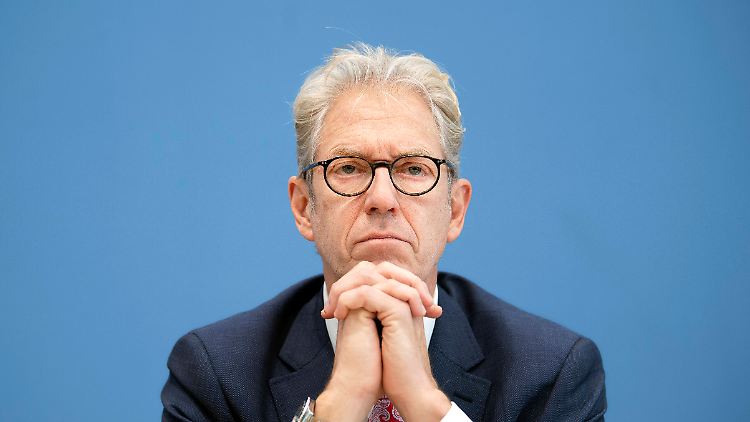 "Es gibt insgesamt noch ausreichend Reserven", sagt Andreas Gassen über die Lage in den Krankenhäusern.