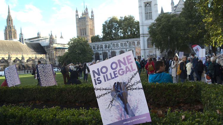Eine Demonstration für Geflüchtete versammelte sich im Oktober am Parliament Square in London.