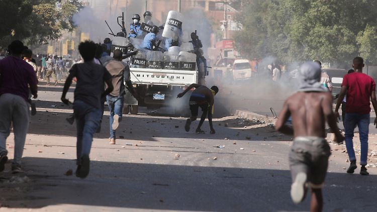 Seit mehreren Monaten branden im Sudan immer wieder Proteste gegen die Militärführung auf.