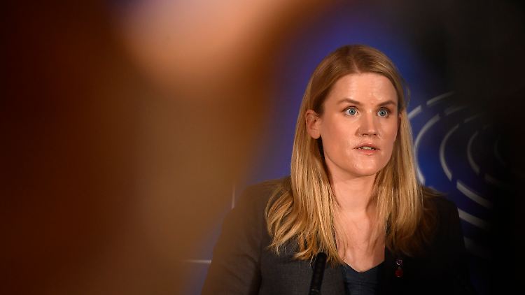 Whistleblowerin Frances Haugen wirft Instagram vor, Minderjährige wissentlich zu schädigen.