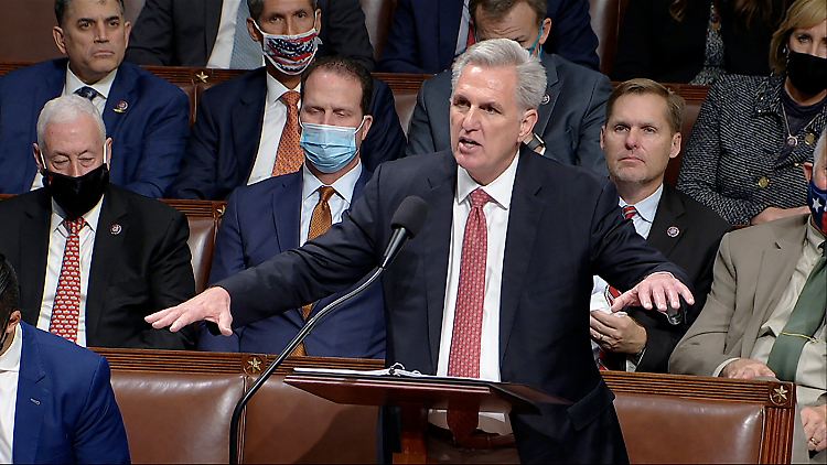 Kevin McCarthy, Minderheitenführer des Repräsentantenhauses, während der Debatte über das umfangreiche Sozial- und Umweltgesetz der Demokraten im US-Kapitol.