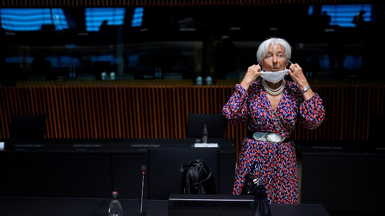 "Diese Inflation ist unerwünscht und schmerzhaft", sagt Lagarde.