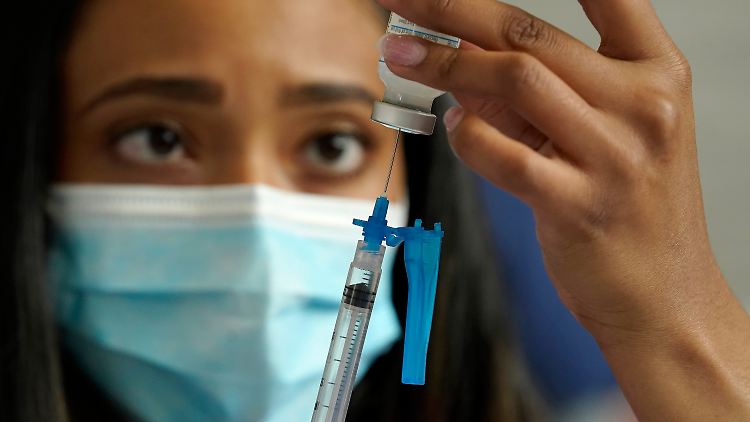 Das Gesundheitsministerium hält bis Jahresende 26 Millionen Dosen Moderna bereit.