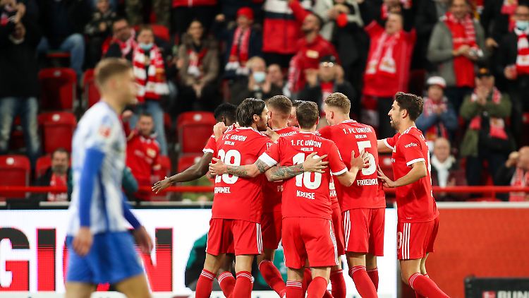 Auch das Pokalspiel im Januar zwischen Hertha und Union Berlin könnte vor Zuschauern stattfinden.