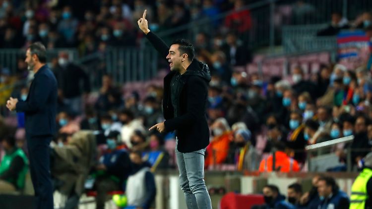 Xavi soll dem FC Barcelona den Weg in eine neue Ära weisen. Oder wenigstens erstmal aus der Krise.