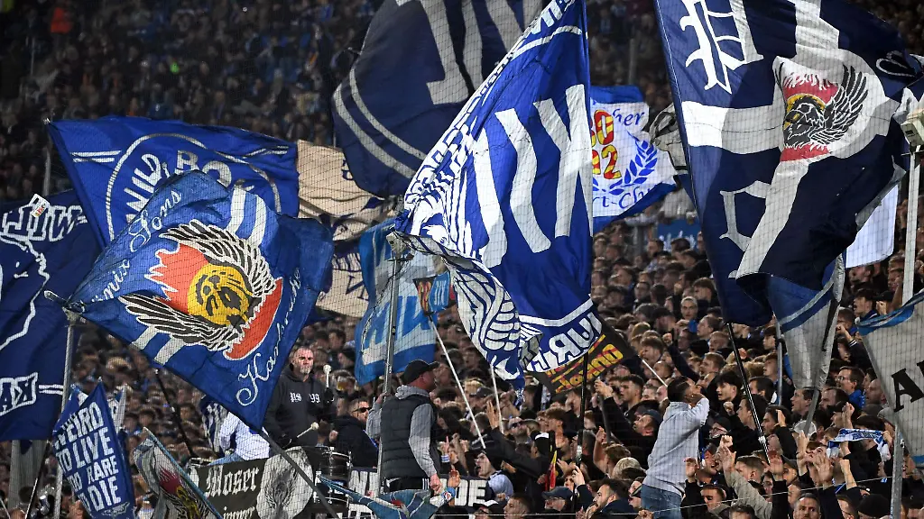 Der-Karlsruher-SC-klagt-gegen-seinen-frueheren-Haupt-und-Trikotsponsor