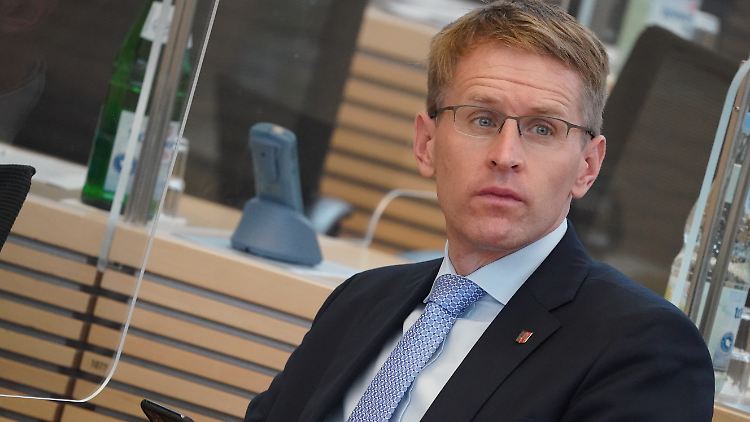 Die Impfquote hochtreiben, notfalls auch mit einer allgemeinen Pflicht - das hält Günther für den richtigen Weg aus der Pandemie.