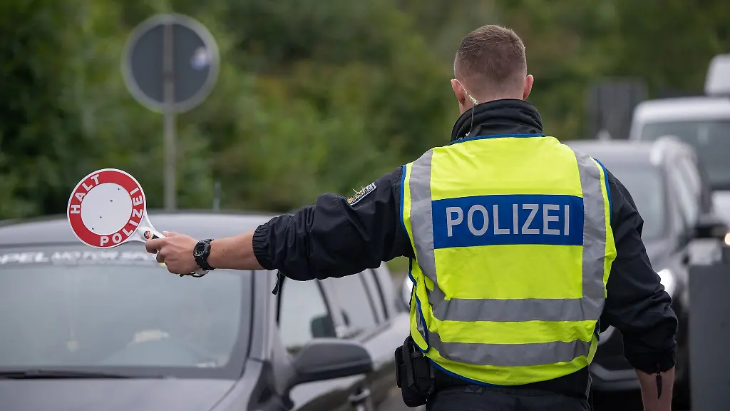 Bei-einer-Grenzkontrolle-ist-der-Bundespolizei-ein-Drogenfund-gelungen-Archivfoto