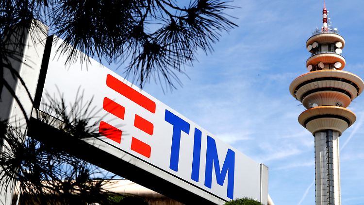 Der Investor muss wohl auch den Schuldenberg von Telecom Italia in Höhe von 29 Milliarden Euro übernehmen.