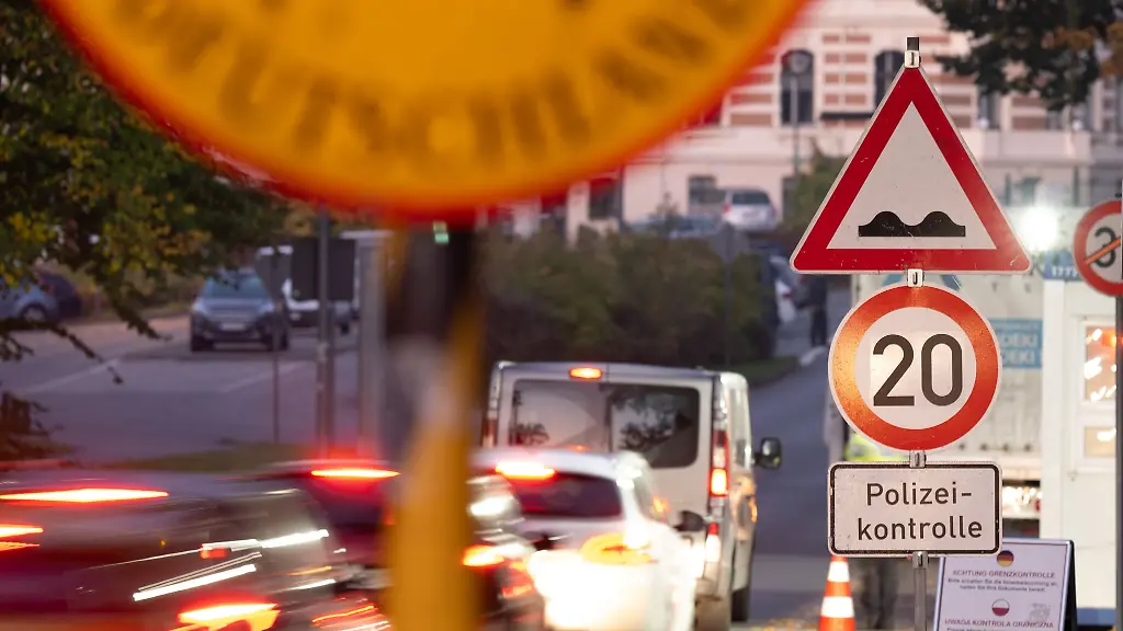 Die-Grenzkontrollen-zeigen-nach-Einschaetzung-des-Innenministers-Wirkung