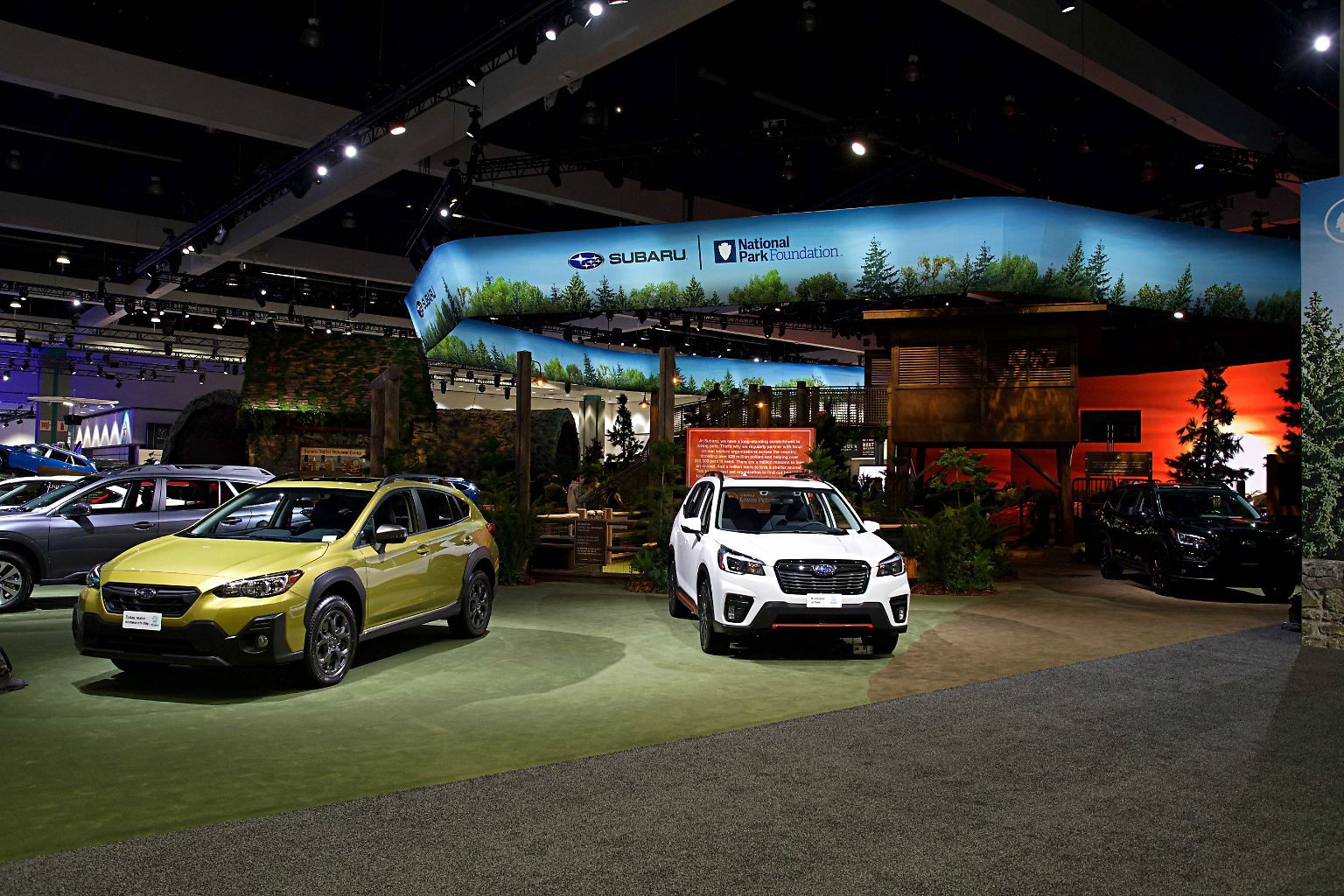 Es hat schon was, nach zwei Jahren Pause, auf den dick ausgelegten Teppichen durch die Hallen der Los Angeles Auto Show zu wandeln.