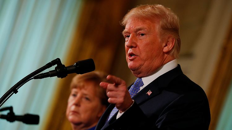 Bundeskanzlerin Angela Merkel im Jahr 2018 mit US-Präsident Donald Trump ...