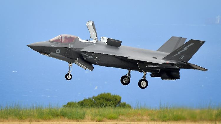 Der Absturz des F-35B sei ein "Rückschlag", so die Streitkräfte.