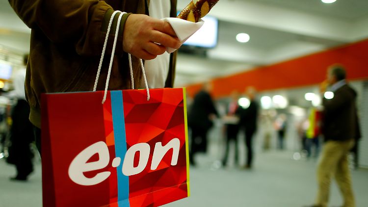 In Deutschland hat Eon rund 6000 Beschäftigte und verkauft Strom und Erdgas, etwa über die Firmen E wie Einfach oder Eprimo.