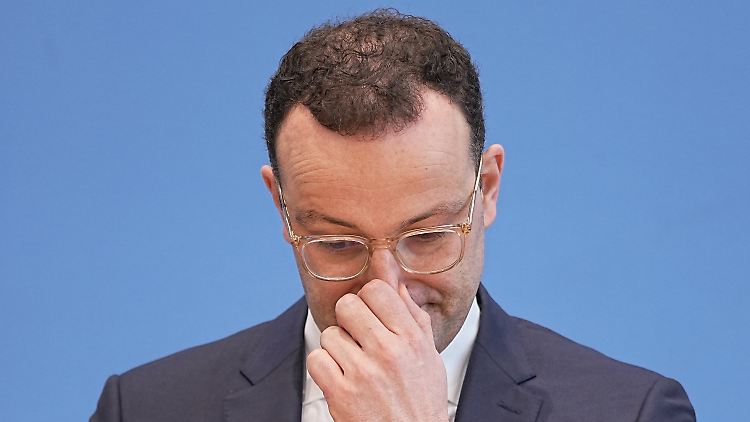 "Das hätten wir besser kommunizieren müssen." Jens Spahn am Montag in der Bundespressekonferenz.