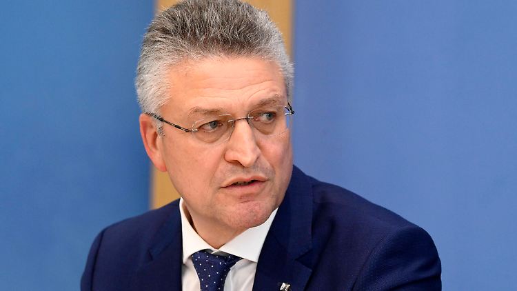 Schließt inzwischen auch eine Impfpflicht nicht mehr aus: Lothar Wieler.