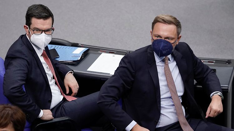 Gilt als gesetzt: FDP-Chef Lindner. Neben ihm der mögliche neue Justizminister Marco Buschmann (l).