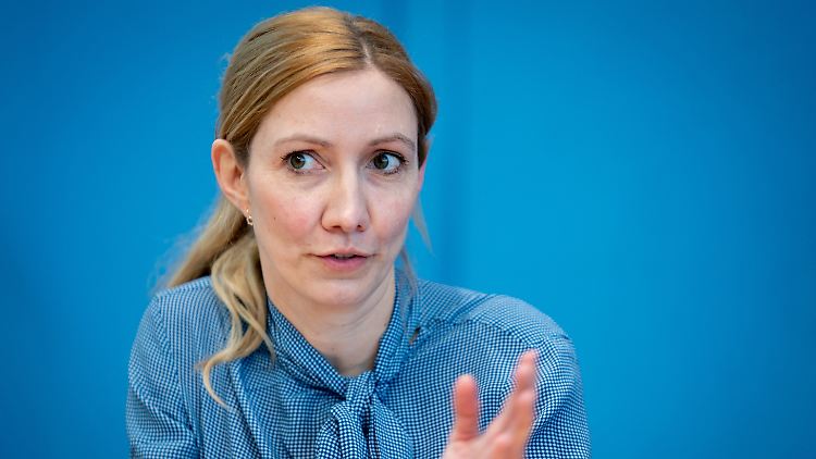 "Wir können die Zahlen nicht mehr ändern - das Kind ist in den Brunnen gefallen", sagt Virologin Sandra Ciesek. Jetzt zähle der Blick nach vorn.