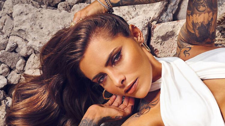 Sophia Thomalla ist Investorin und Markenbotschaftterin von Schüttflix.
