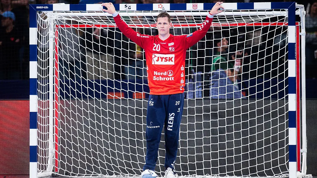 Kevin-Moeller-und-die-SG-Flensburg-Handewitt-feiern-einen-klaren-Sieg-in-Tschechien