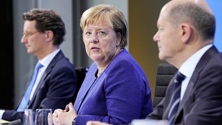 Merkel habe den Ampel-Parteien angeboten, die Corona-Maßnahmen deutlich zu verschärfen.