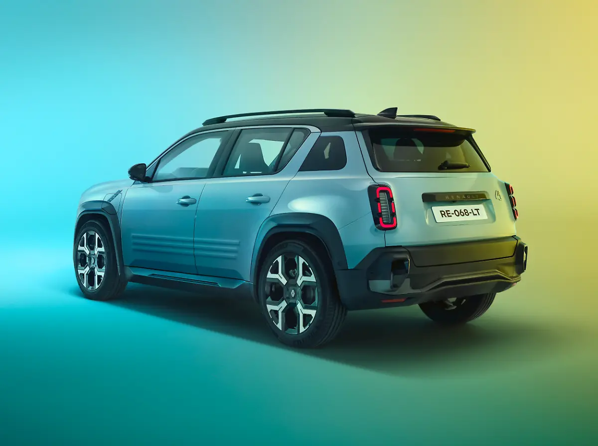 RENAULT-4-E-TECH-ELECTRIC-3