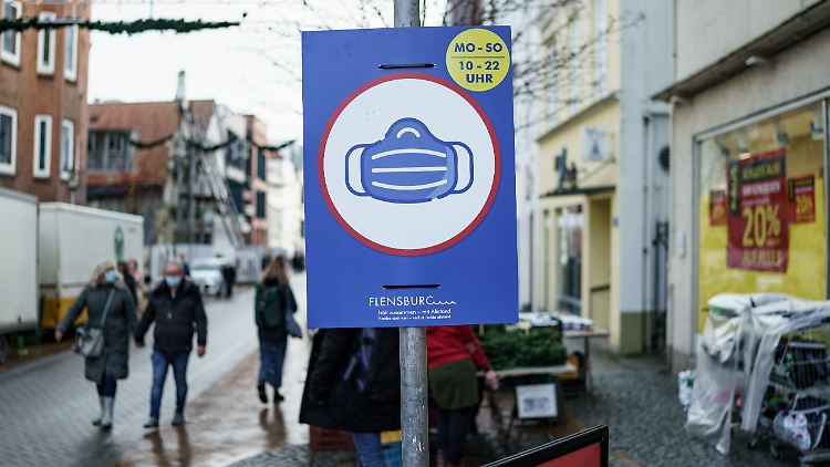 Vielerorts gilt beim Einkaufen eine Maskenpflicht.