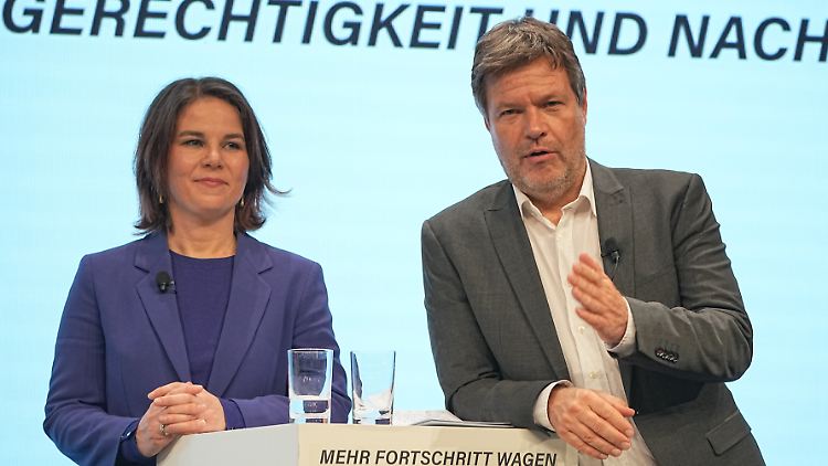 Annalena Baerbock und Robert Habeck bei der Vorstellung des Koalitionsvertrags am Mittwoch.
