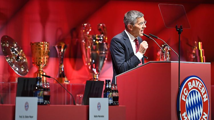 Bayern-Präsident Hainer bei der Jahreshauptversammlung des FC Bayern.