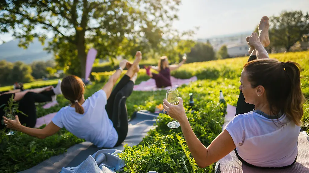 Yoga-Kurse-gibt-es-in-Freiburg-auch-im-Weinberg