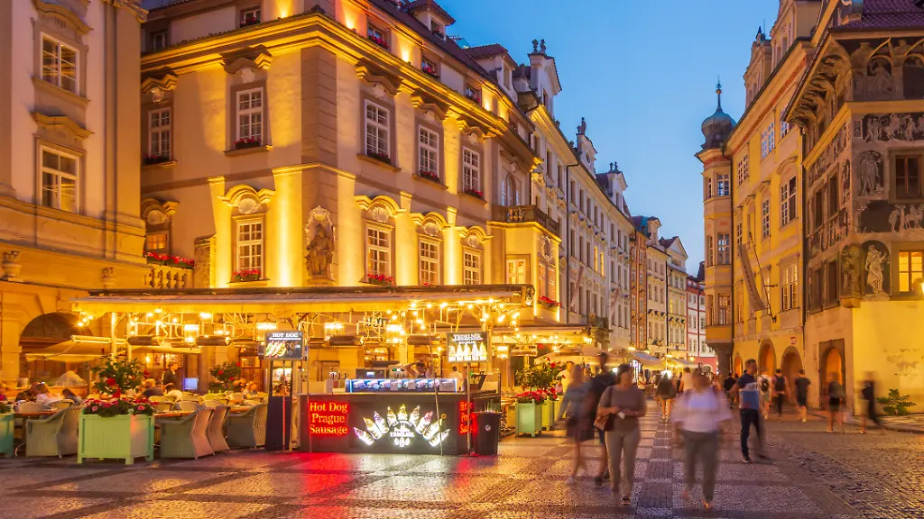 In-der-Prager-Altstadt-wird-es-schon-bald-keine-organisierten-Kneipen-Touren-mehr-geben