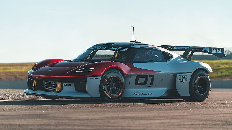 Ob die bereits auf der IAA in München vorgestellte Studie Mission R der Vorbote eines elektrischen Porsche 718 ist, kann nur gemutmaßt werden.