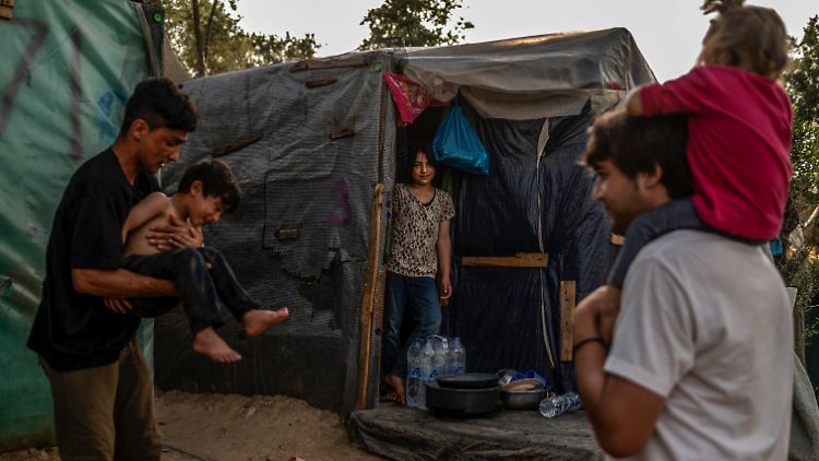 Hilfsorganisationen bemängeln immer wieder die Zustände im Übergangslager auf Lesbos.