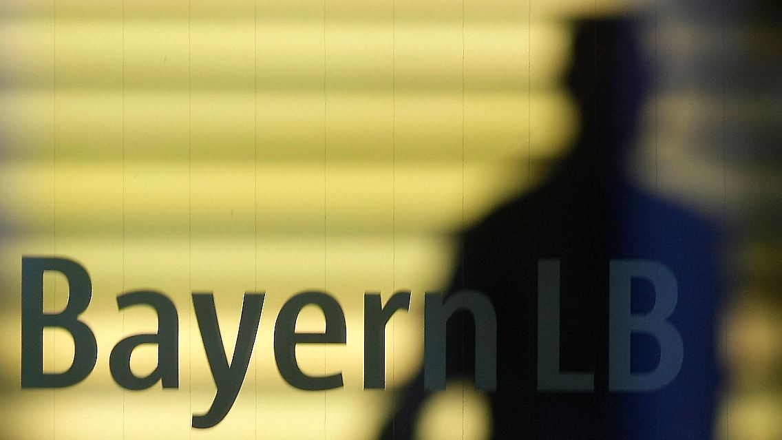 2011-01-05T173139Z_01_BER98_RTRMDNP_3_BAYERNLB.JPG5787420142882054693.jpg
