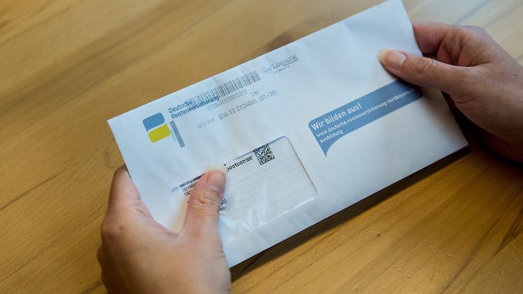 Das Rentenniveau - aktuell rund 48,2 Prozent - soll laut geltender Gesetzeslage bis 2025 nicht unter 48 Prozent sinken.