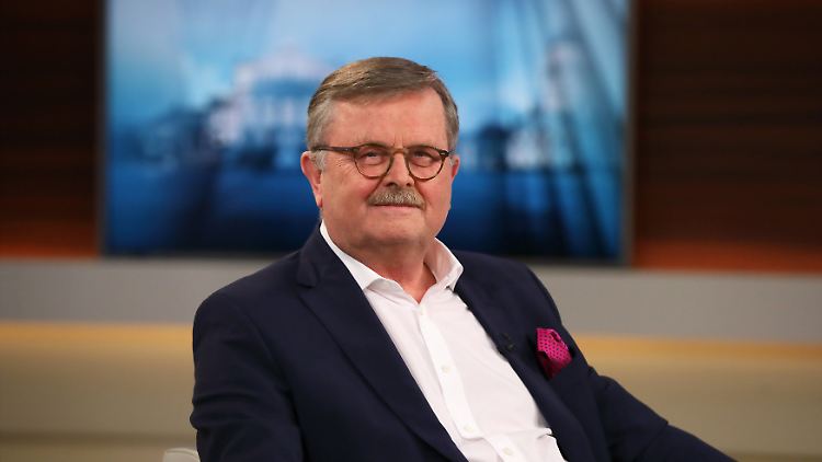 "Jede Impfung muss ein Verfallsdatum bekommen", sagte der Mediziner.