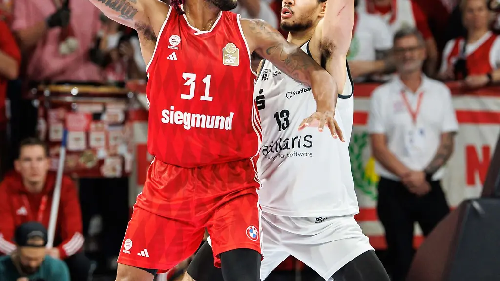 Oliver-Nkamhoua-rechts-konnte-trotz-seiner-12-Punkte-das-Ausscheiden-aus-dem-Pokal-nicht-verhindern