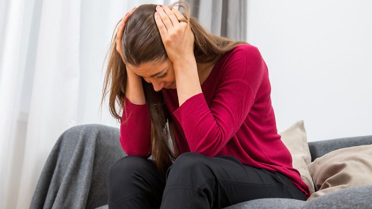Frauen reagieren auf Stress oft eher emotional.